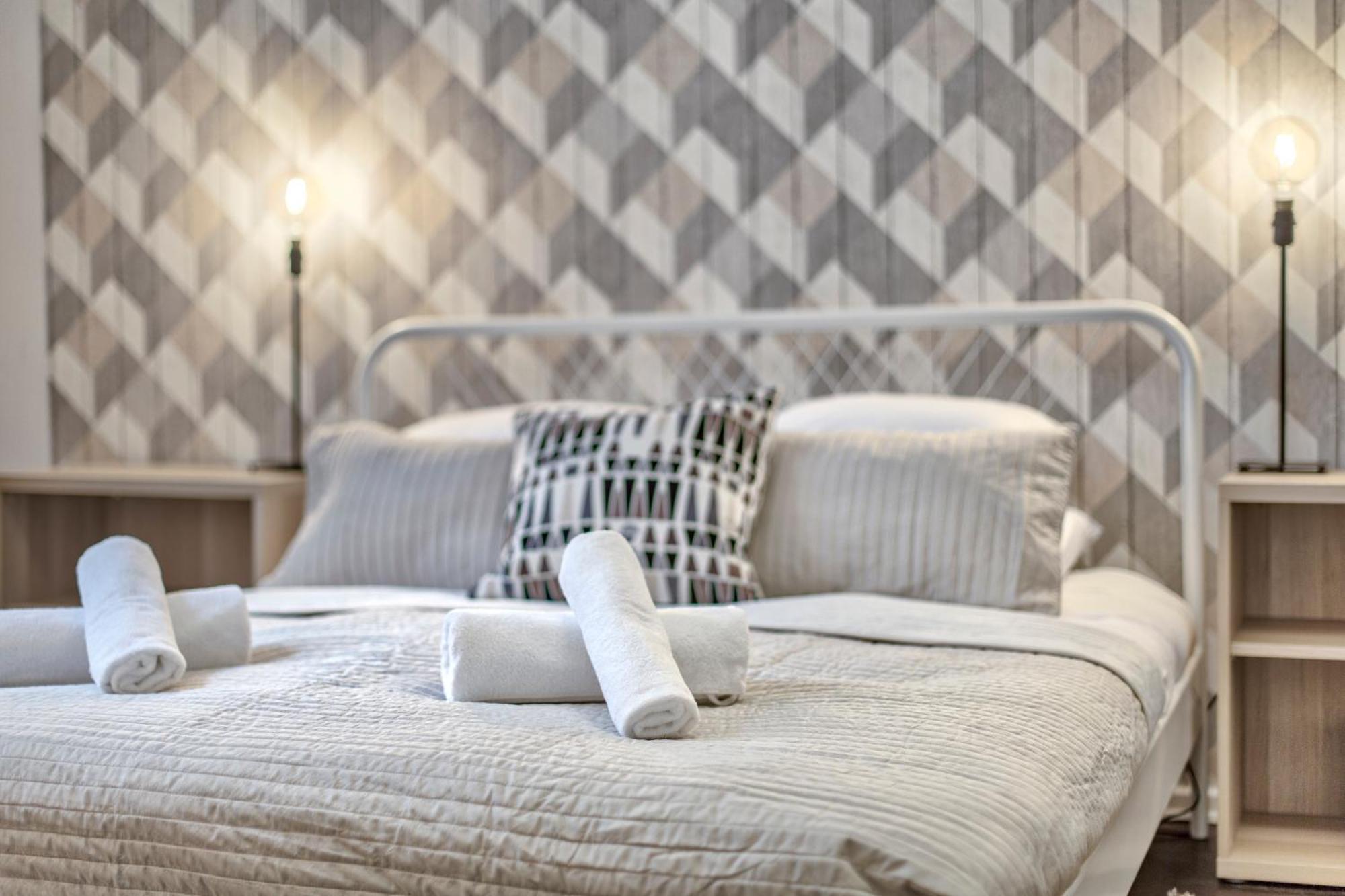 Tyzenhauz Apartments Zygmunta Augusta Street كراكوفيا المظهر الخارجي الصورة