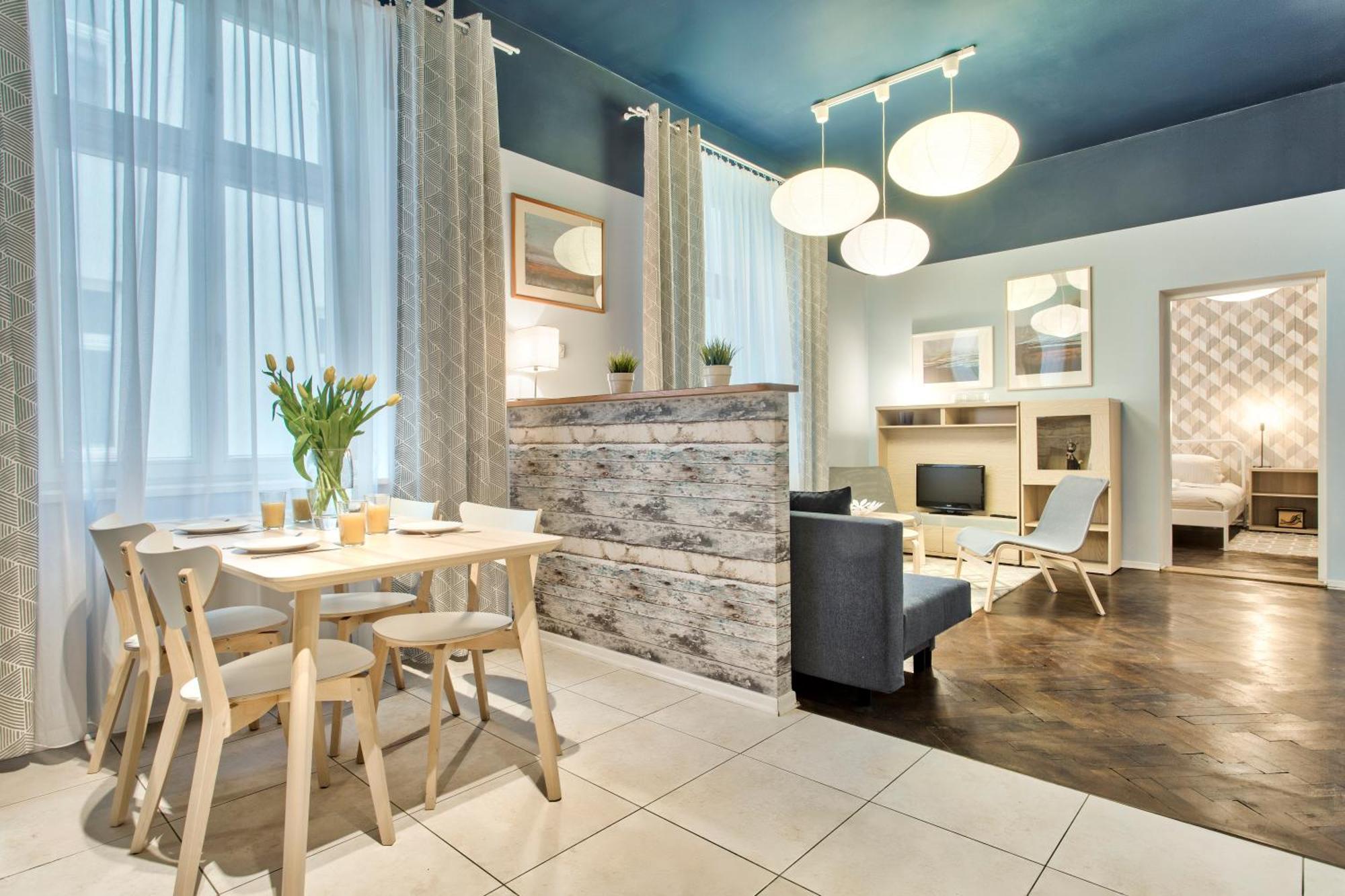 Tyzenhauz Apartments Zygmunta Augusta Street كراكوفيا المظهر الخارجي الصورة